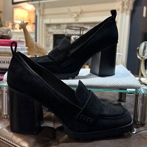 Crown Vintage Alivia Platform Pump in Black Suede, Size 9.5 NWOB and Unworn!